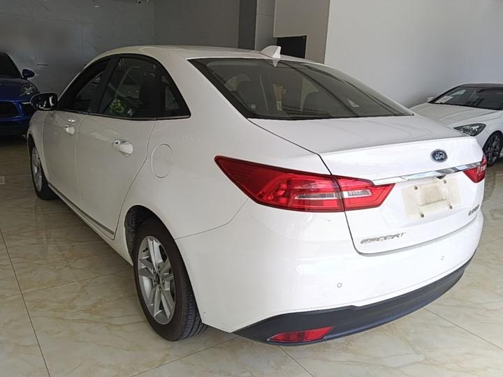 Escort 2019 Facelift 1.5L AT China VI photo 4