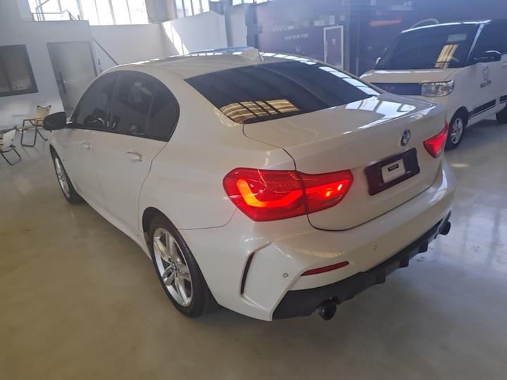 1 Series 2021 120i M Sport photo 4