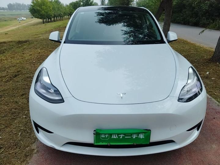 Model Y 2024 RWD photo 2