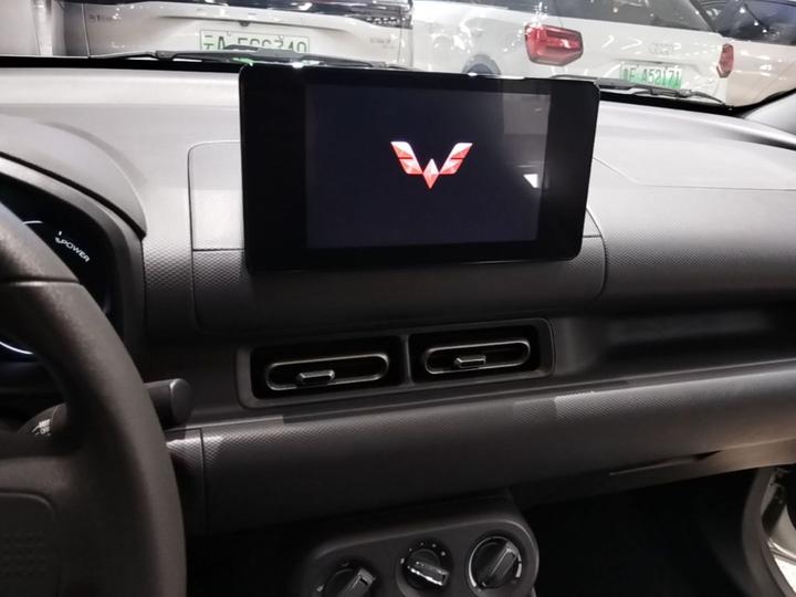 Wuling Hongguang EV 2025 EREV Hybrid 50KM Comfort photo 7