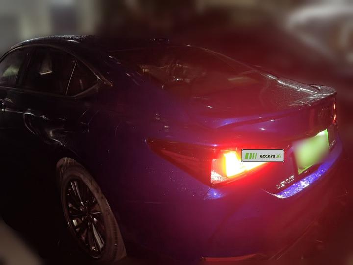 ES 2021 260 F SPORT photo 4