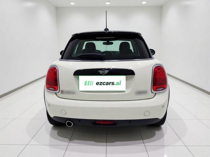 2019 1.5T COOPER 5-Door photo 5