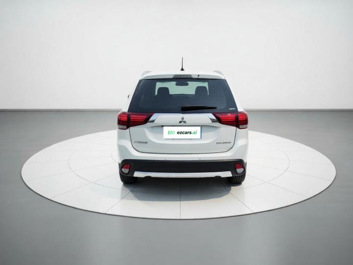 Outlander 2016 2.4L AWD Luxury 7-Seater photo 3