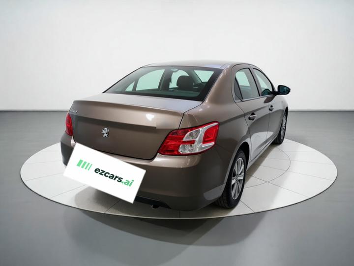 301 2014 1.6L AT Luxury photo 6