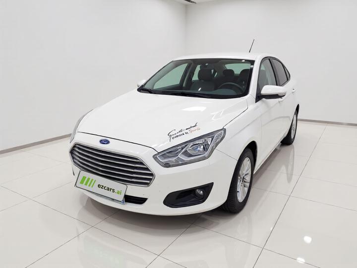 Escort 2015 1.5L MT Comfort
