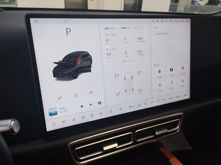 Li Auto L6 2025 Max Smart Refresh Edition photo 8