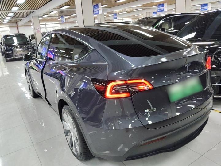Model Y 2022 Facelift RWD photo 4