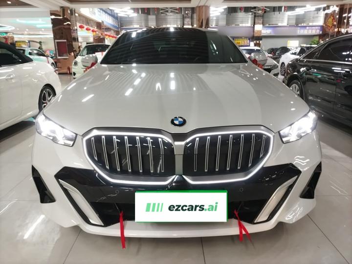 5 Series 2024 530Li Leading M Sport Package photo 2