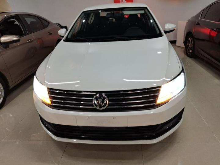 Lavida 2017 1.6L AT photo 2