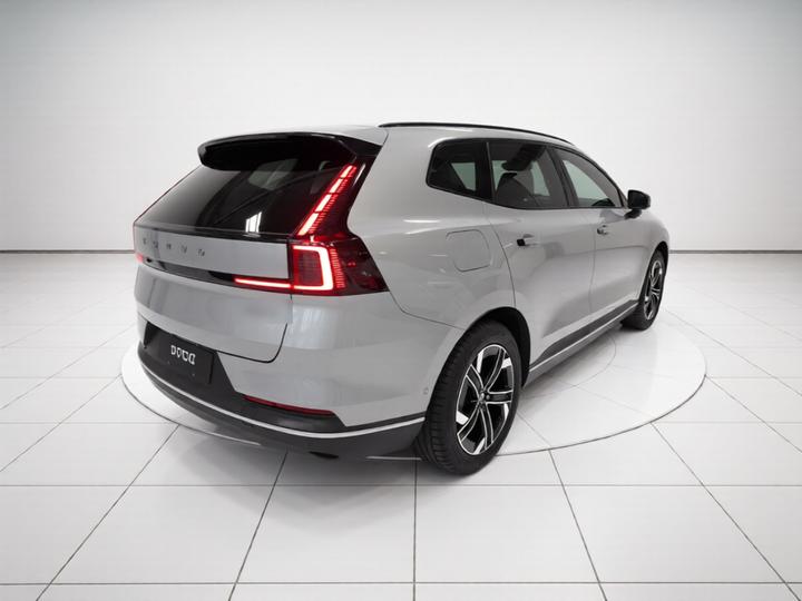XC70 Hybrid 2026 RWD Long Range Core photo 4