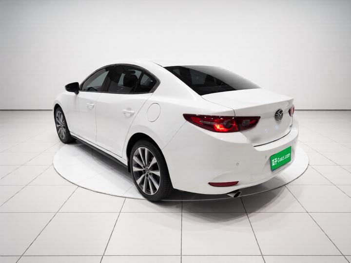 3 Axela 2021 2.0L AT photo 4