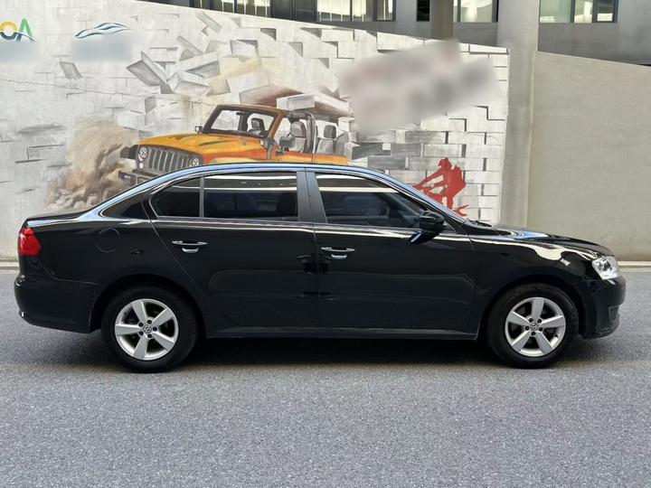 Lavida 2013 Facelift Classic 1.6L MT photo 2