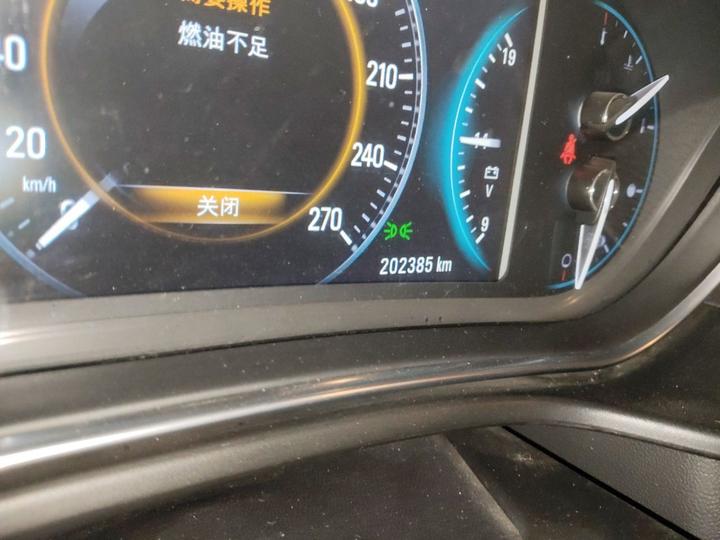 Regal 2015 1.6T Elite Tech photo 2