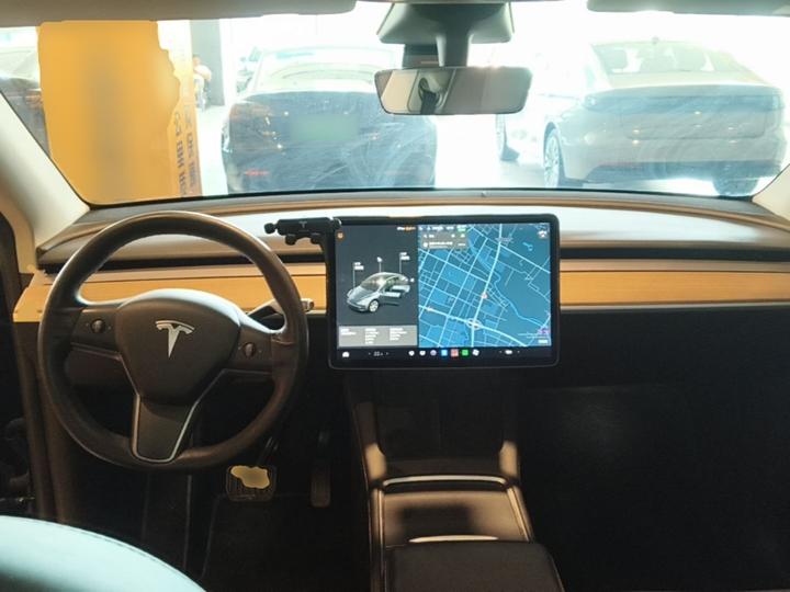 Model Y 2021 Long Range AWD photo 5