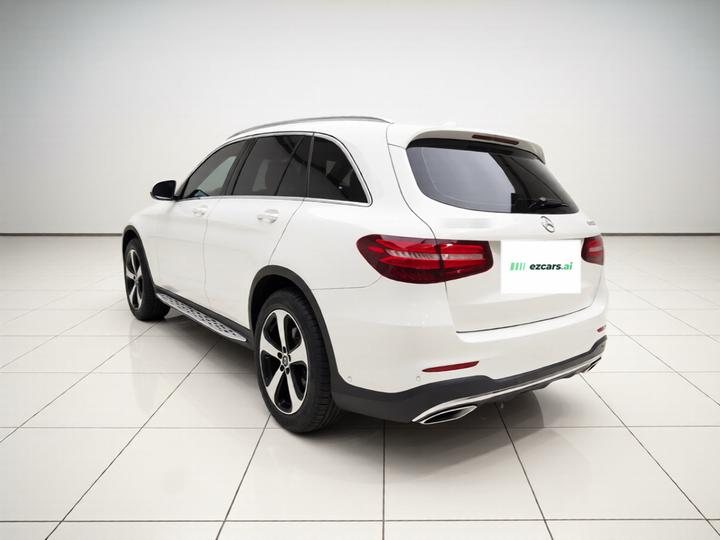 GLC 2017 GLC 260 4MATIC Luxury photo 4