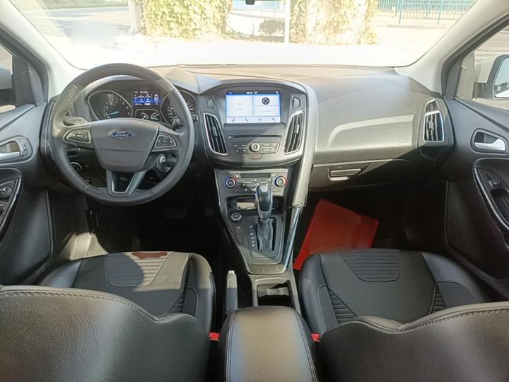 Focus 2018 Hatchback Classic EcoBoost 180 AT Elite photo 5