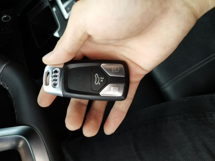Q5L 2024 40 TFSI Luxury Dynamic photo 8