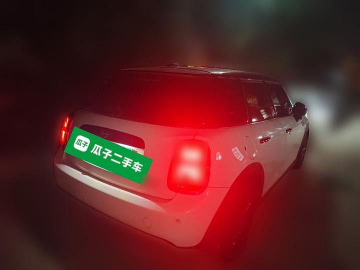 2019 1.5T COOPER Classic 5-Door photo 7