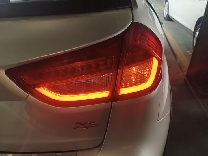 Vision X3 2017 1.5L AT Premium photo 7