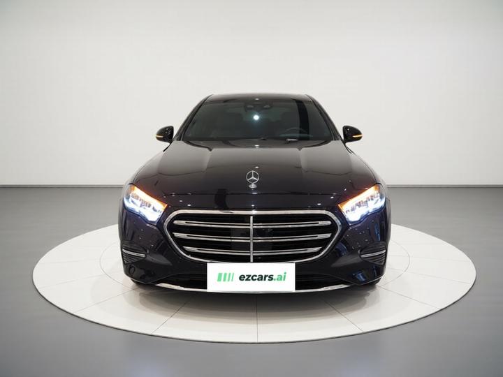 E-Class EV 2024 E 350 e L PHEV photo 2