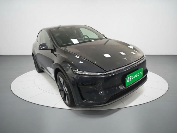 Model Y 2025 RWD photo 3