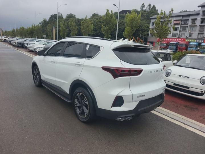 X70S 2022 1.5T DCT 7-Seater photo 4