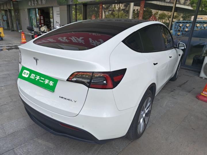 Model Y 2022 Facelift RWD photo 6
