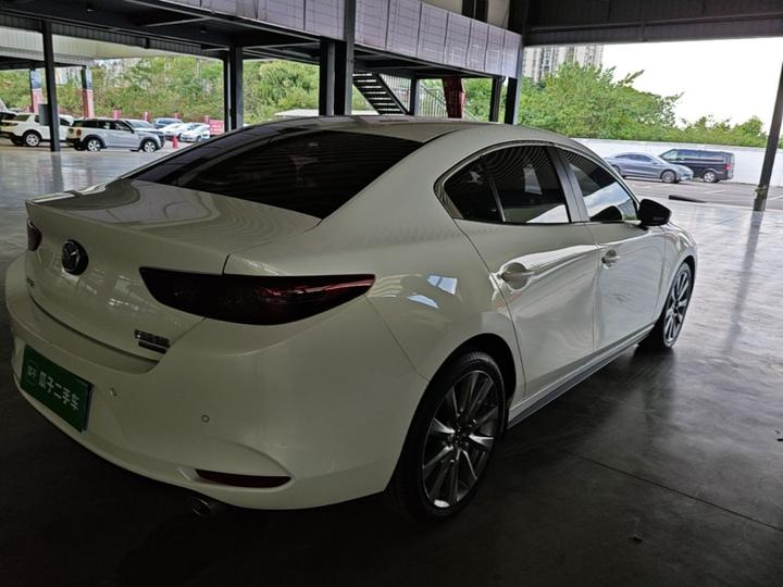 3 Axela 2023 2.0L AT photo 4