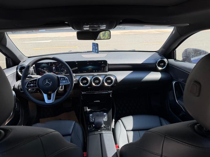 A-Class 2020 Facelift A 200 L Sport Dynamic photo 4