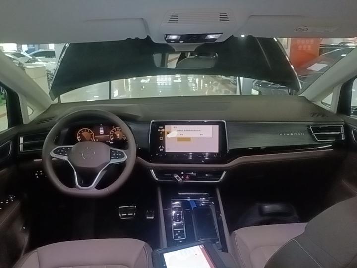 Viloran 2026 380TSI photo 5