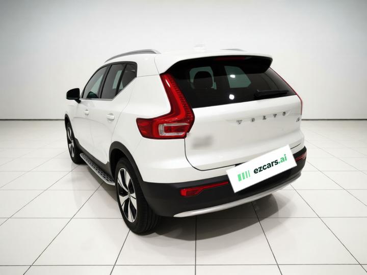 XC40 2023 B3 Luxury photo 4