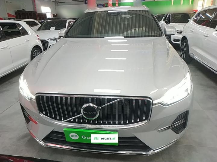 XC60 2025 B5 AWD Luxury photo 2