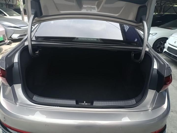 Sagitar 2023 300TSI DSG photo 8