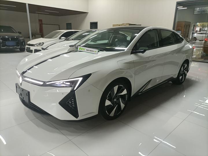 L 2025 +
