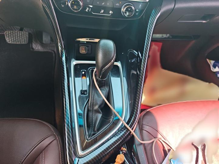 GL6 2019 18T 6-Seater Premium China V photo 6