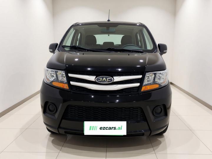 Refine M3 2019 1.8L 5-Seater photo 2