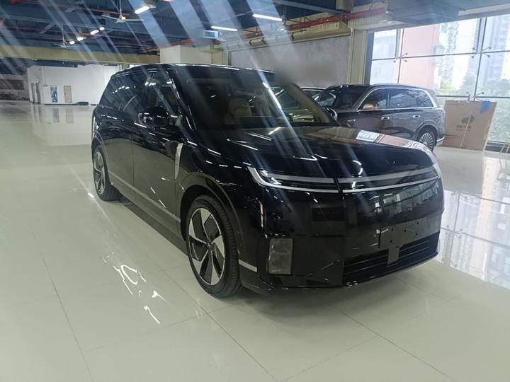 GX 2026 EREV 1585 AWD UltraSE photo 3