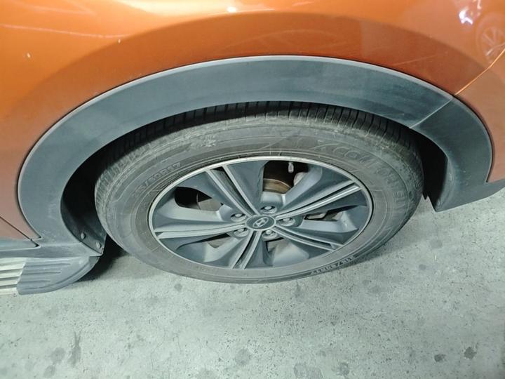 ix25 2015 1.6L AT RWD Smart GLS photo 8