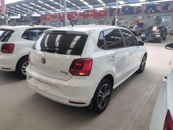 Polo 2016 1.6L AT Comfort photo 4