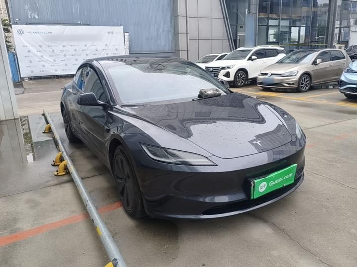 Model 3 2023 RWD photo 3