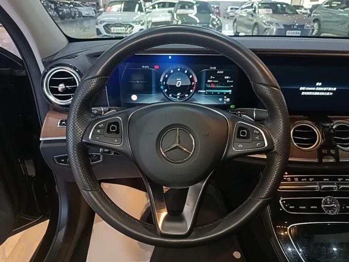 E-Class 2017 E 320 L 4MATIC photo 6