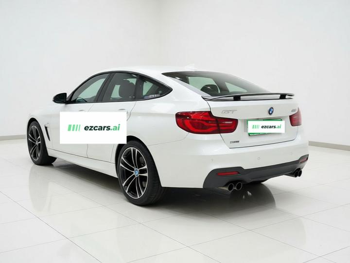3 SeriesGT 2019 330i xDrive M Sport photo 4