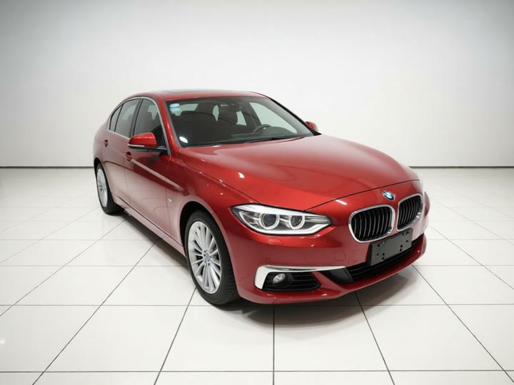1 Series 2017 118i Design Package photo 3