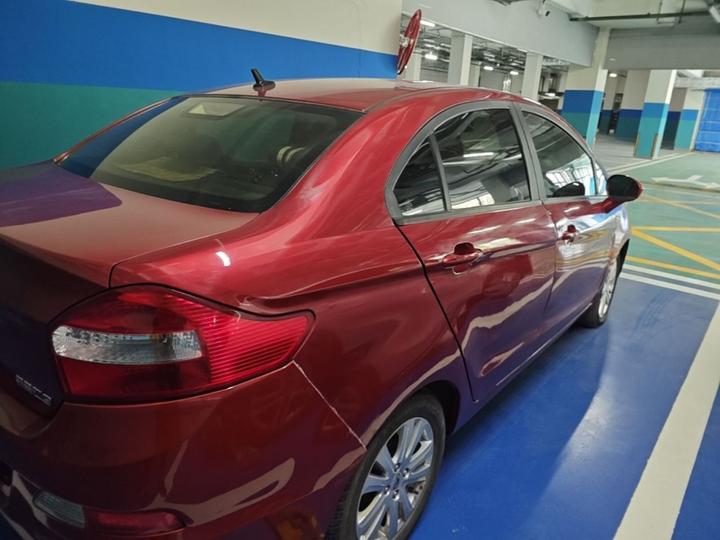 C3 2015 1.5L MT photo 7