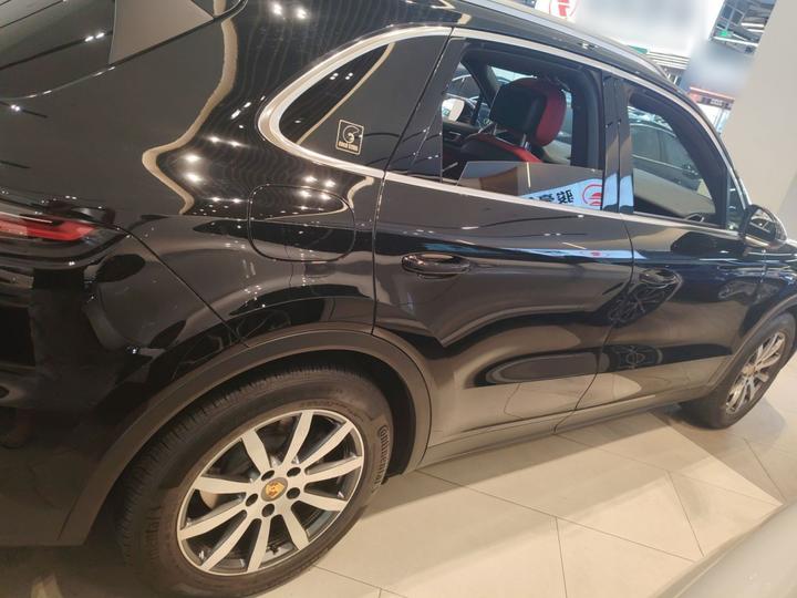 2019 Cayenne 3.0T photo 4
