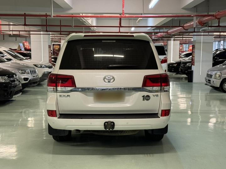 Land Cruiser Parallel Import photo 5