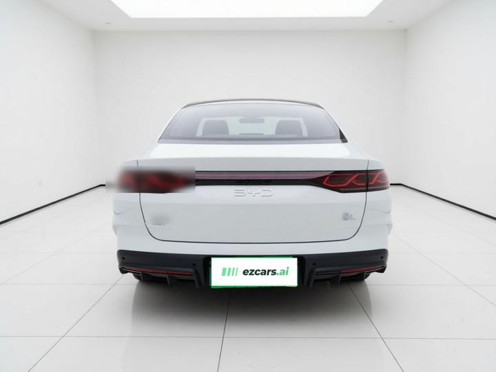 Qin L 2024 DM-i 80KM Leading photo 5