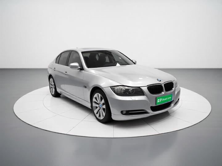 3 Series 2011 320i Luxury photo 3