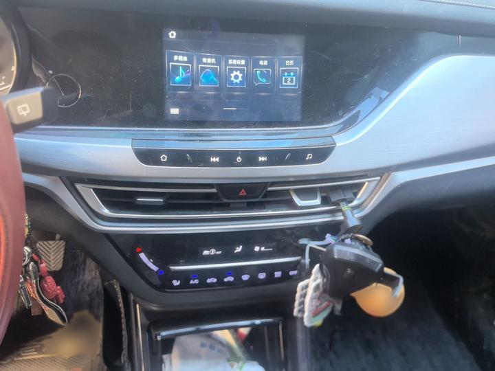 CS35PLUS 2019 1.6L MT Upgraded photo 5