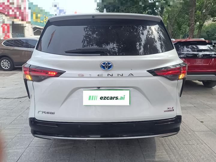Sienna 2021 2.5L Hybrid Luxury photo 3